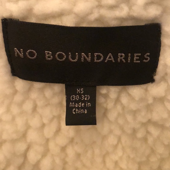 No Boundaries fleece Shacket - Picture 2 of 3